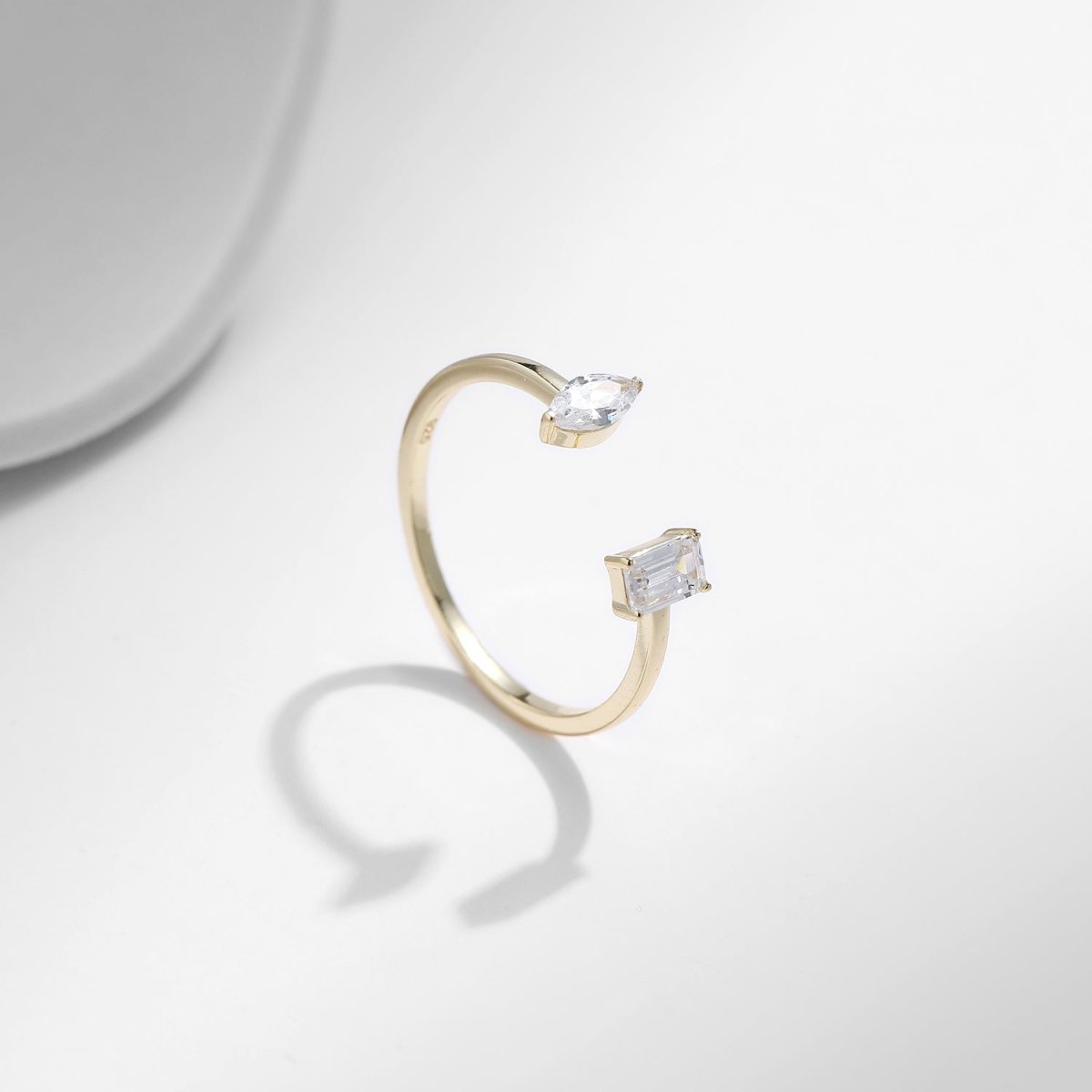 Eloquent Refinement Ring - Diamoray