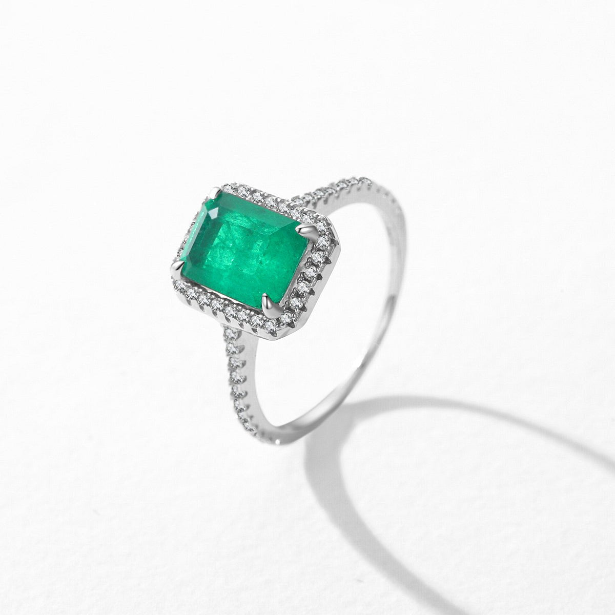 Emerald Majesty Ring - Diamoray