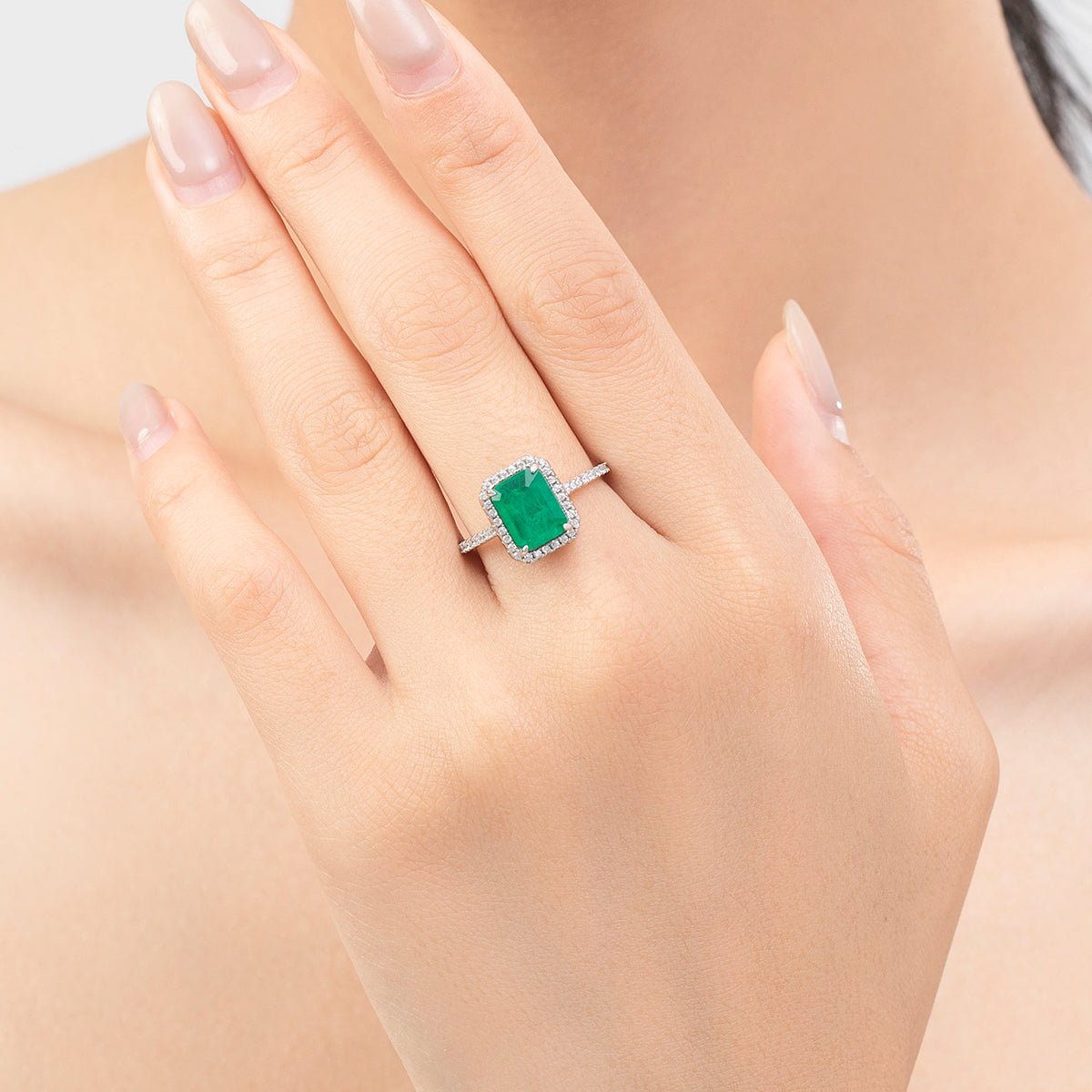 Emerald Majesty Ring - Diamoray