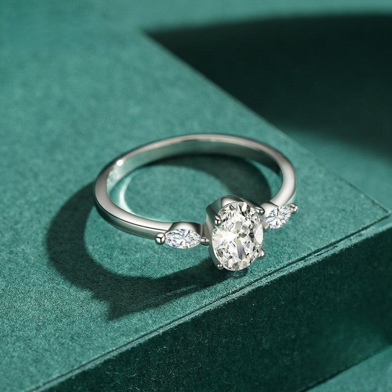 Exquisite Brilliance Ring - Diamoray