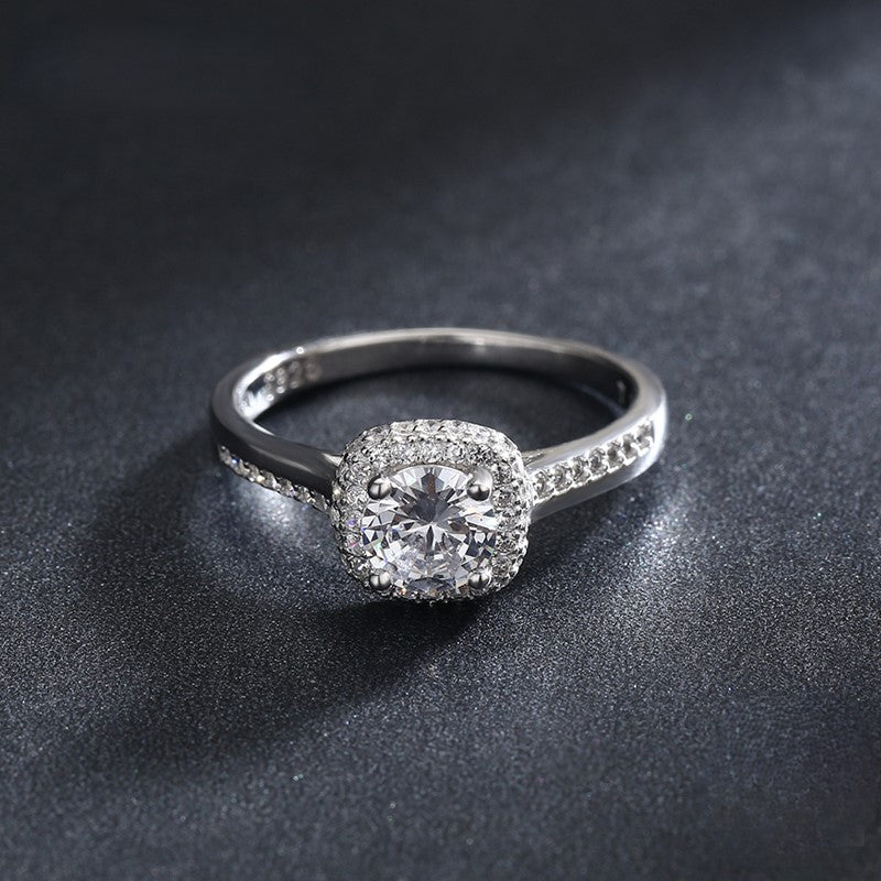 Majestic Diamond Ring - Diamoray