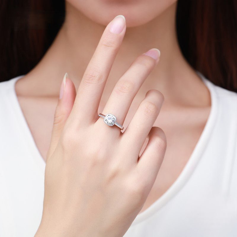 Majestic Diamond Ring - Diamoray