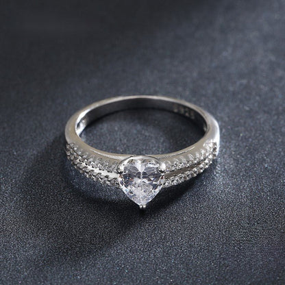 Majestic Heartbeat Ring - Diamoray