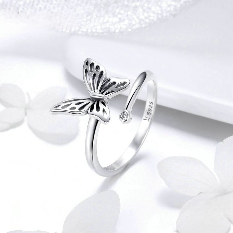 Moonlit Flutter Ring - Diamoray