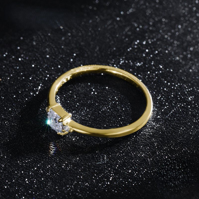 Noble Gleam Ring - Diamoray