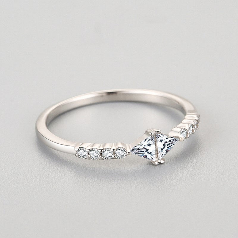 Royal Sparkle Ring - Diamoray